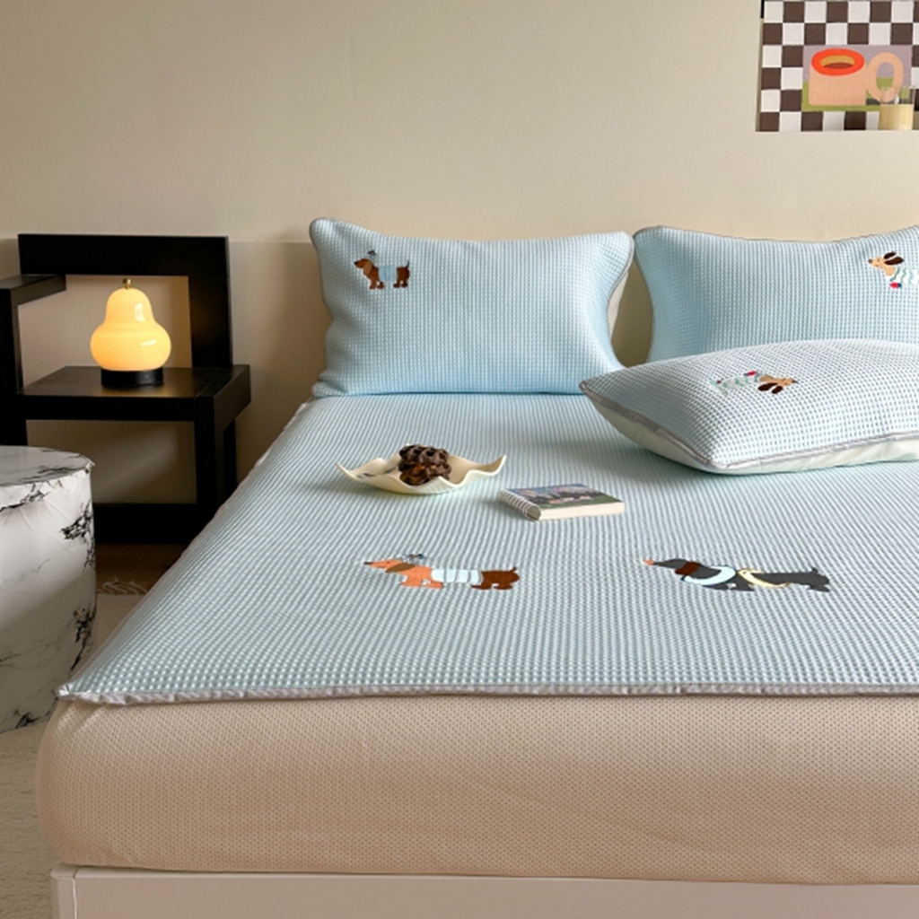 91家纺网 家纺一手货源 找家纺 柚子YOUTH 2025新款亲肤舒适冰豆豆凉感凉席席子 夏日小狗(绑带款）