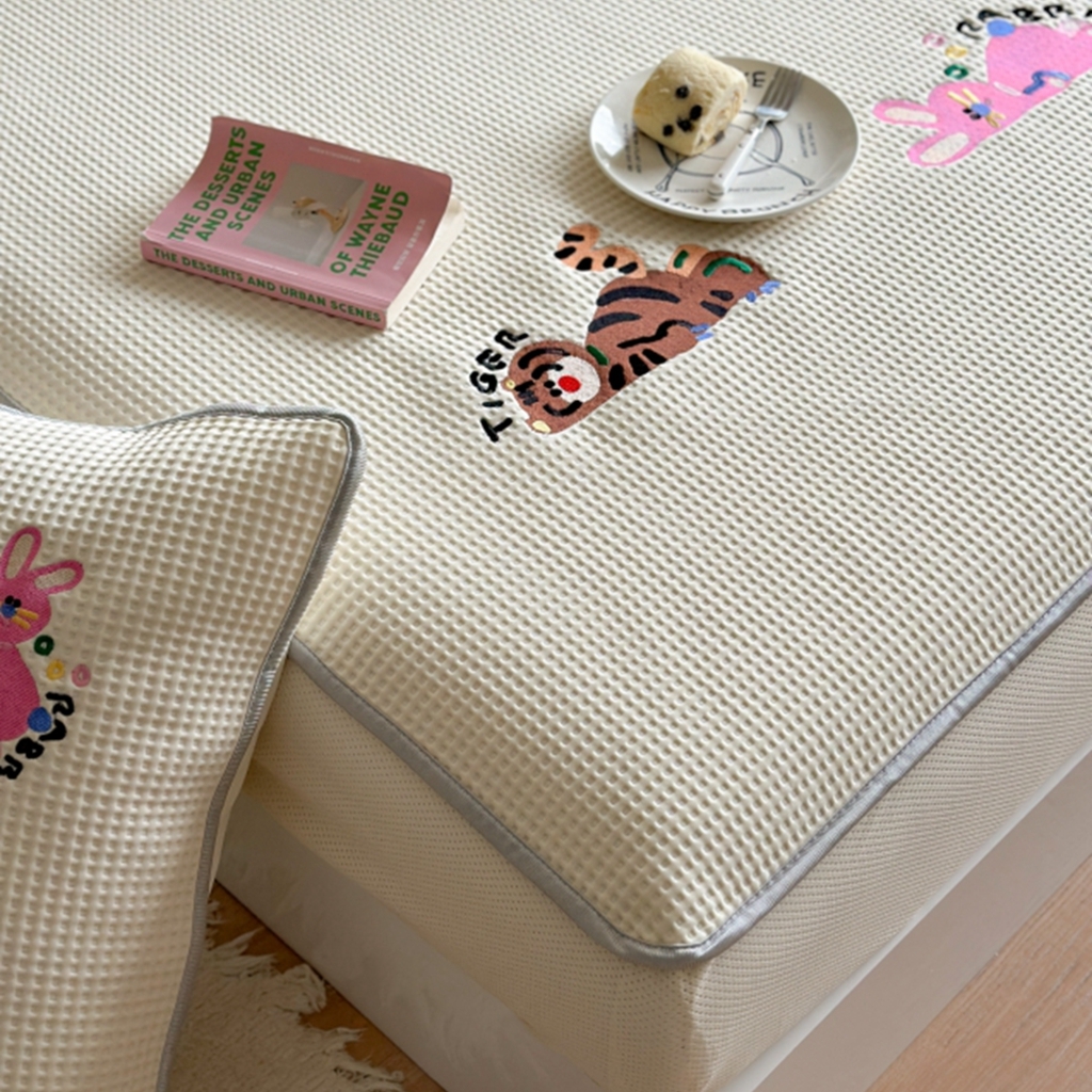 91家纺网 家纺一手货源 找家纺 柚子YOUTH 2025新款亲肤舒适冰豆豆凉感凉席席子 慵懒时光(绑带款）