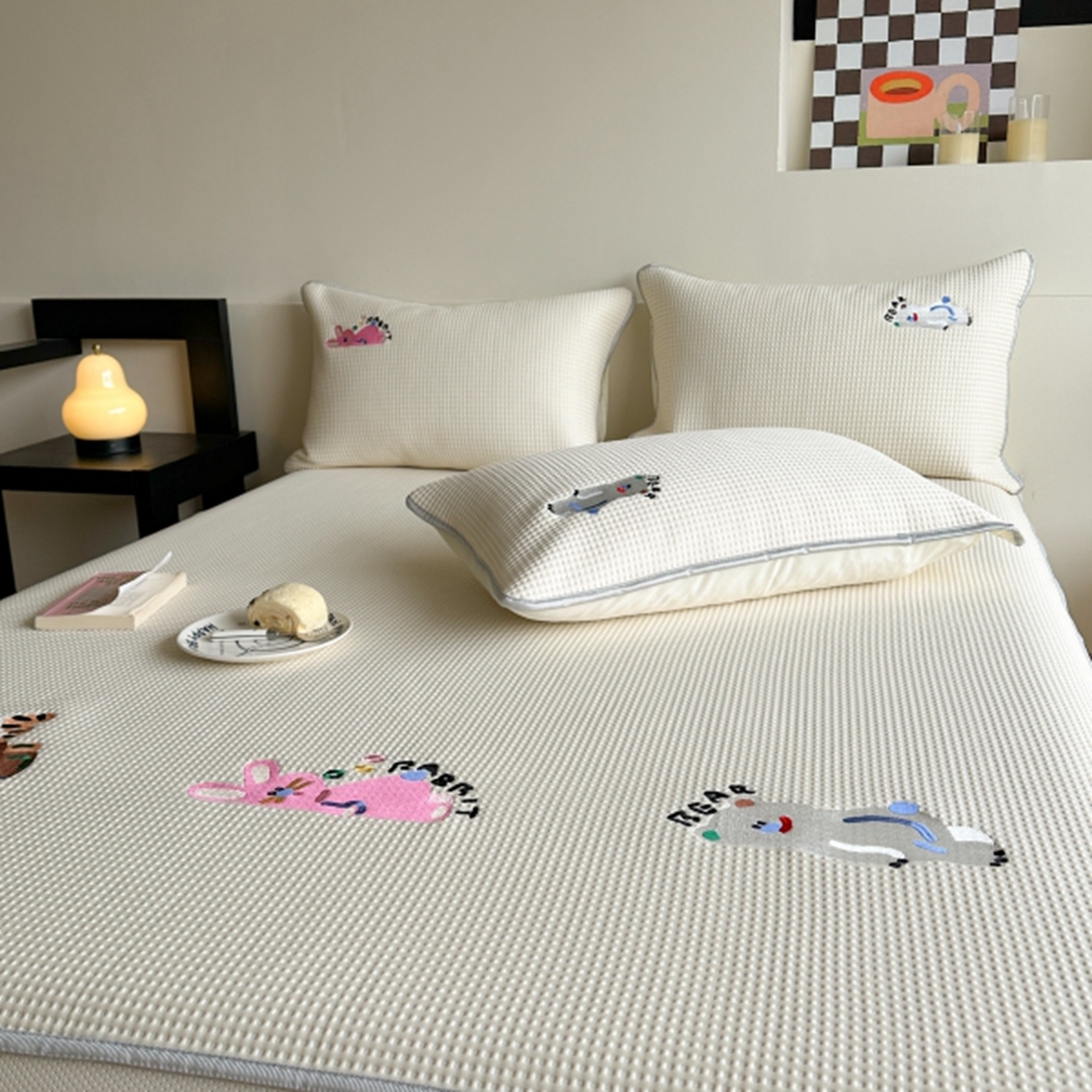 91家纺网 家纺一手货源 找家纺 柚子YOUTH 2025新款亲肤舒适冰豆豆凉感凉席席子 慵懒时光(绑带款）