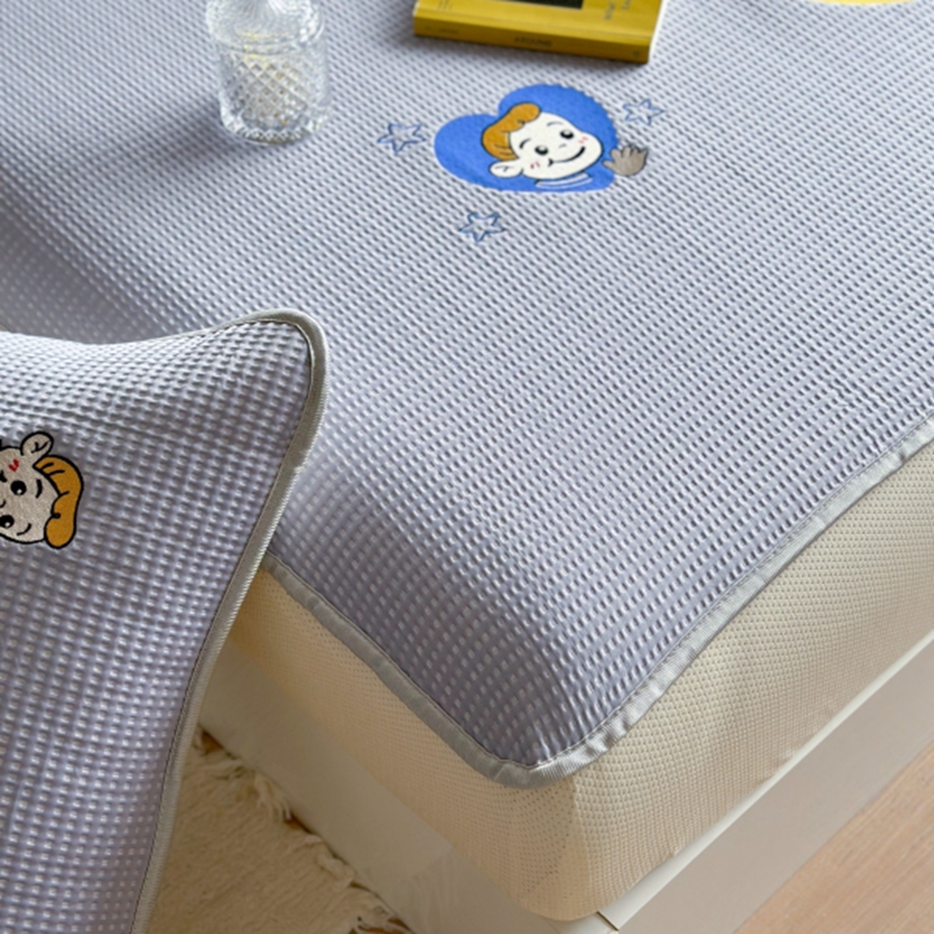 91家纺网 家纺一手货源 找家纺 柚子YOUTH 2025新款亲肤舒适冰豆豆凉感凉席席子 遇见(绑带款）