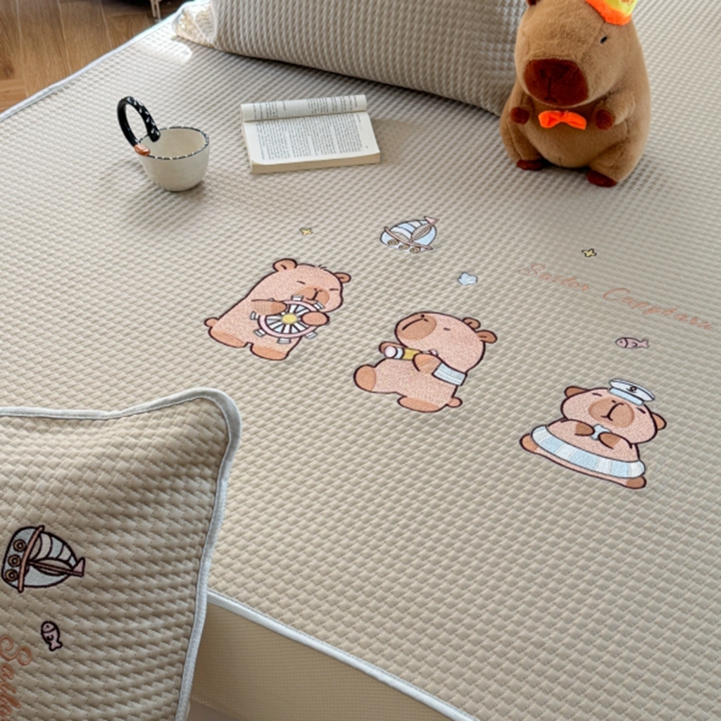 91家纺网 家纺一手货源 找家纺 柚子YOUTH 2025新款亲肤舒适冰豆豆凉感凉席席子 卡皮船长（床笠款）