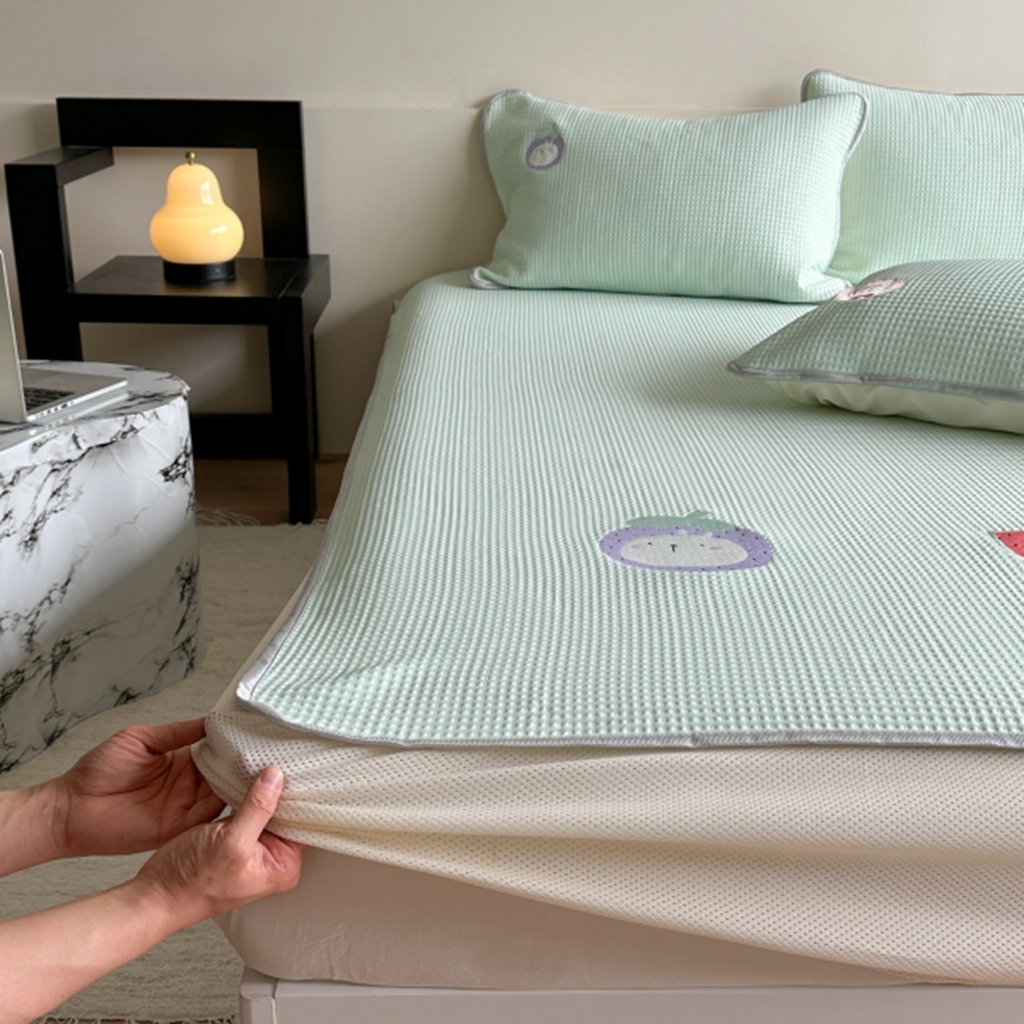 91家纺网 家纺一手货源 找家纺 柚子YOUTH 2025新款亲肤舒适冰豆豆凉感凉席席子 水果派对（床笠款）