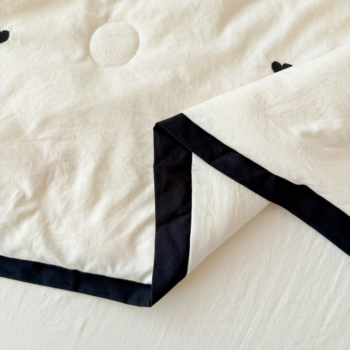 91家纺网 家纺一手货源 找家纺 米可 2025新款A类刺绣云朵棉夏被四件套 爱心-白