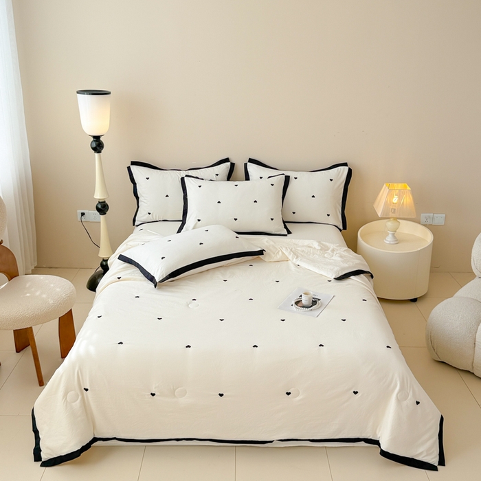 91家纺网 家纺一手货源 找家纺 米可 2025新款A类刺绣云朵棉夏被四件套 爱心-白