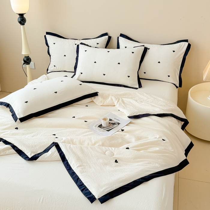 91家纺网 家纺一手货源 找家纺 米可 2025新款A类刺绣云朵棉夏被四件套 爱心-白