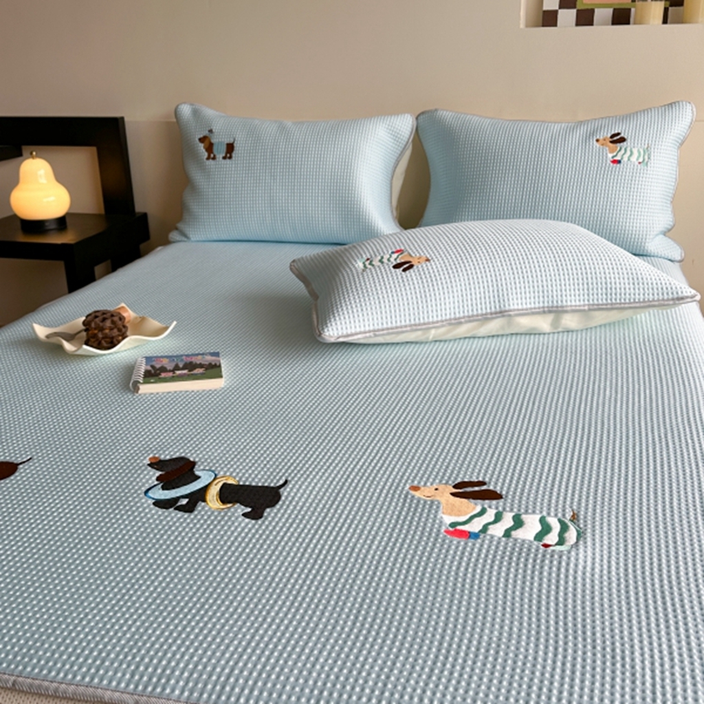 91家纺网 家纺一手货源 找家纺 柚子YOUTH 2025新款亲肤舒适冰豆豆凉感凉席席子 夏日小狗（床笠款）