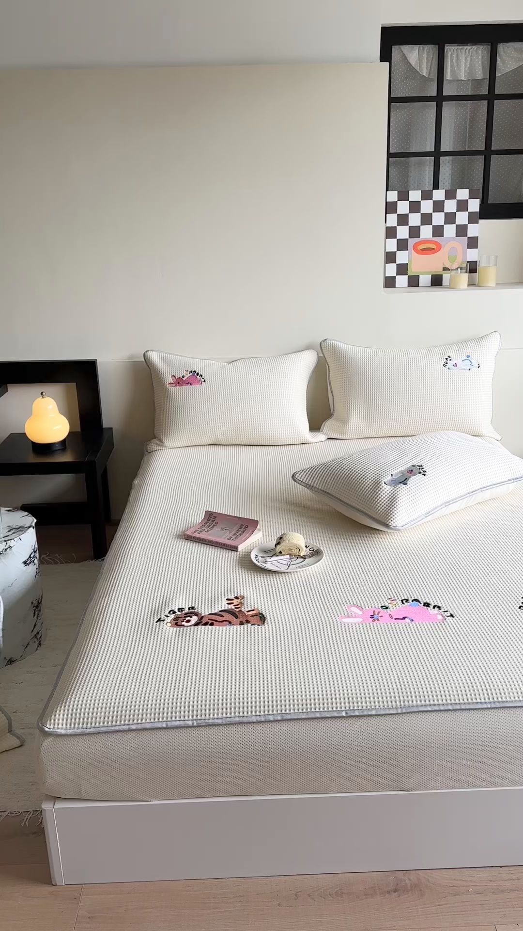 91家纺网 家纺一手货源 找家纺 柚子YOUTH 2025新款亲肤舒适冰豆豆凉感凉席席子 慵懒时光（床笠款）