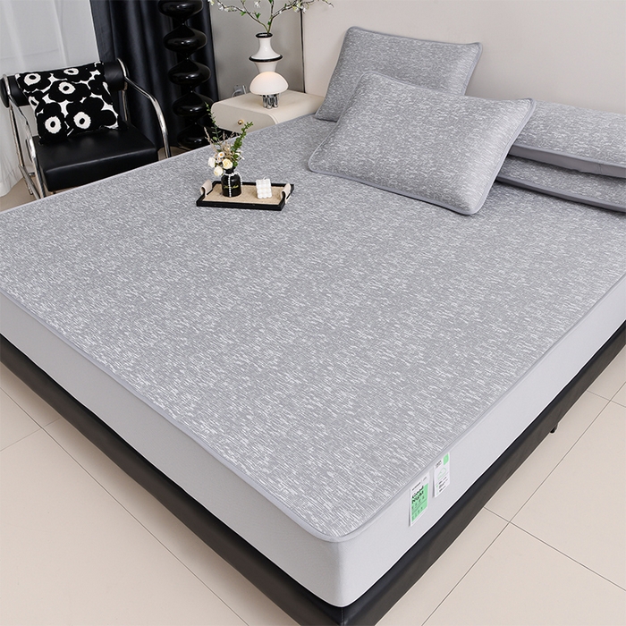 91家纺网 家纺一手货源 找家纺 芯诗曼家纺 2025新款三明治凉感丝提花冰丝席凉席三件套 莫兰-灰床笠款