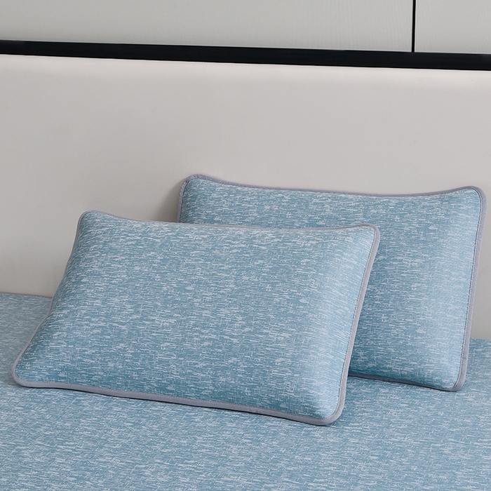 91家纺网 家纺一手货源 找家纺 芯诗曼家纺 2025新款三明治凉感丝提花冰丝席凉席三件套 莫兰-蓝灰床笠款