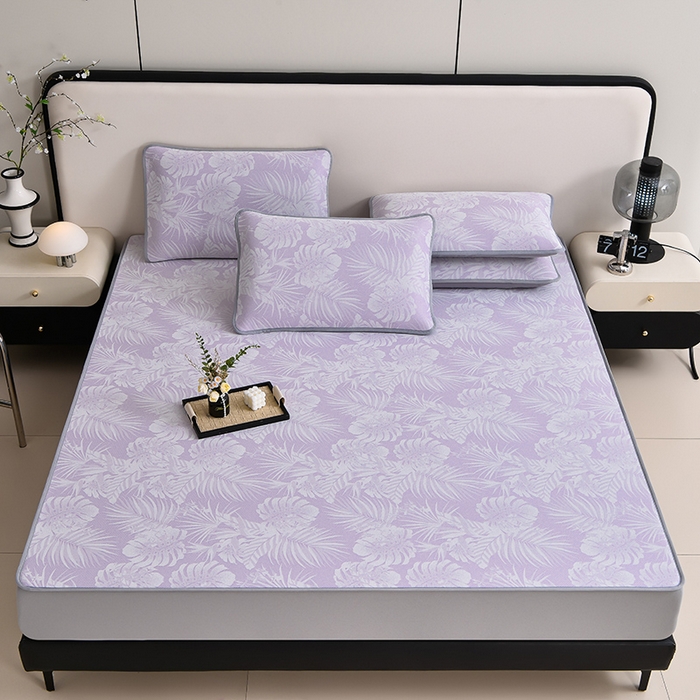 91家纺网 家纺一手货源 找家纺 芯诗曼家纺 2025新款三明治凉感丝提花冰丝席凉席三件套 叶语恋-紫床笠款