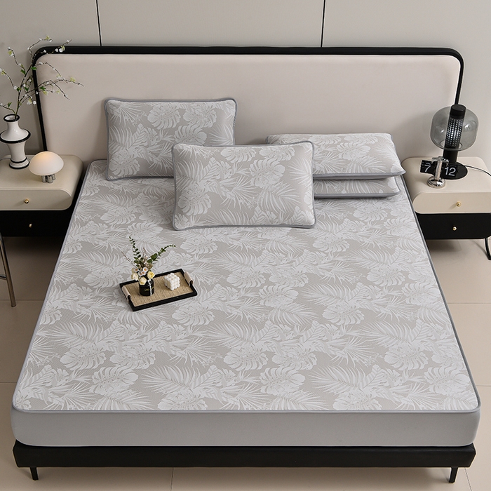 91家纺网 家纺一手货源 找家纺 芯诗曼家纺 2025新款三明治凉感丝提花冰丝席凉席三件套 叶语恋-咖床笠款