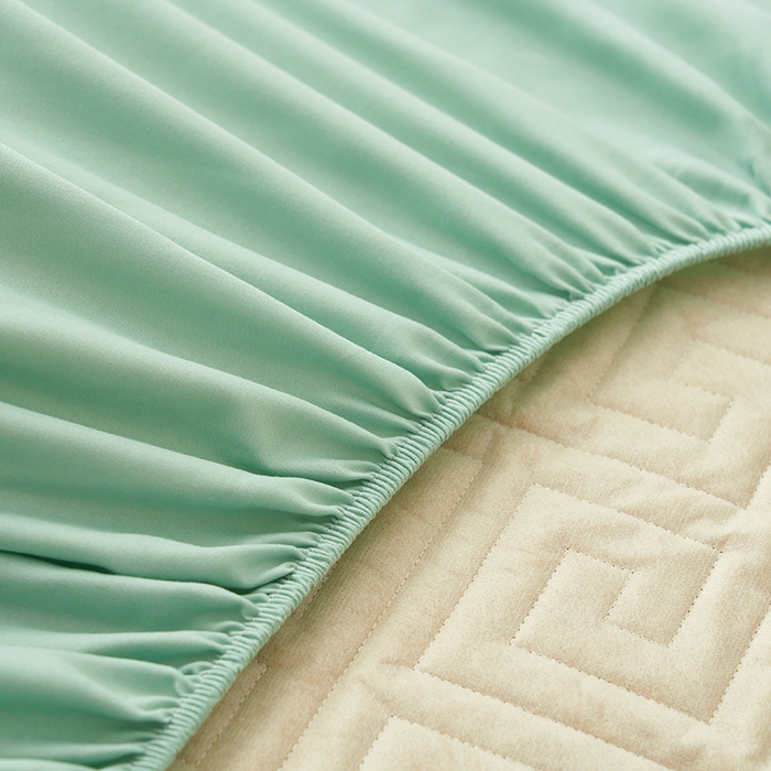 91家纺网 家纺一手货源 找家纺 鑫琪莱家纺 2026新款水洗棉绗绣夹棉床笠 夹棉床笠-豆绿