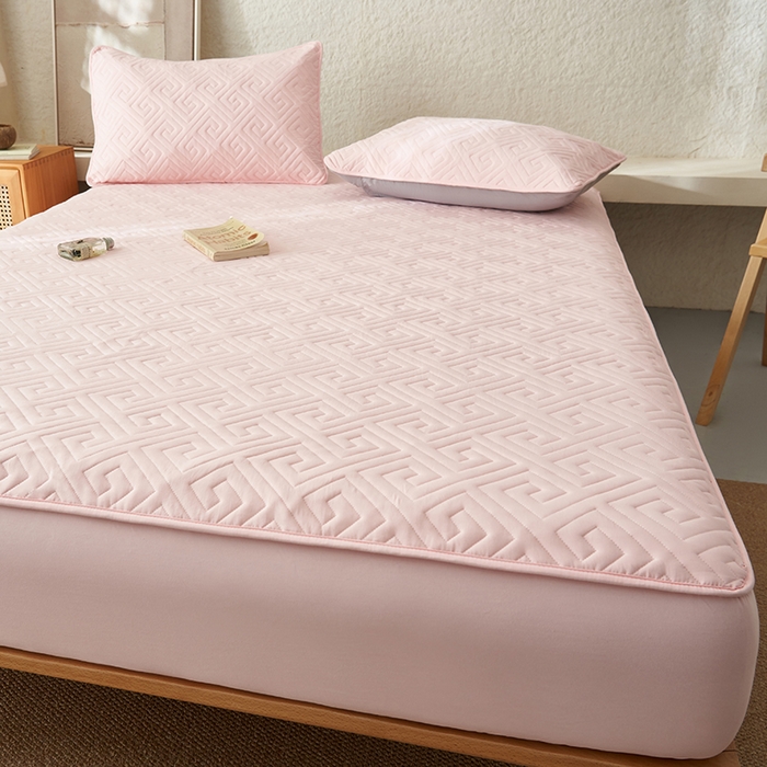 91家纺网 家纺一手货源 找家纺 鑫琪莱家纺 2026新款水洗棉绗绣夹棉床笠 夹棉床笠-粉玉