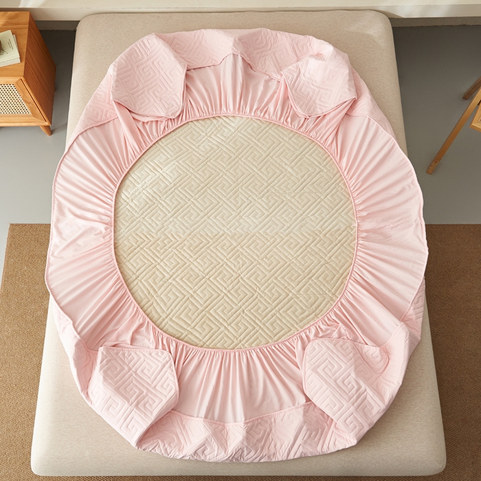 91家纺网 家纺一手货源 找家纺 鑫琪莱家纺 2026新款水洗棉绗绣夹棉床笠 夹棉床笠-粉玉