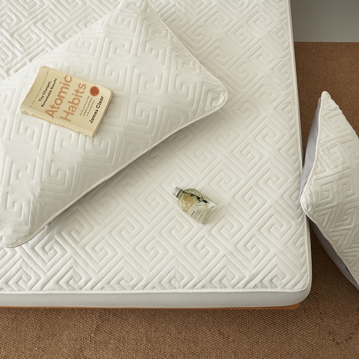 91家纺网 家纺一手货源 找家纺 鑫琪莱家纺 2026新款水洗棉绗绣夹棉床笠 夹棉床笠-米白