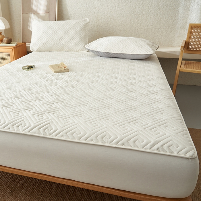 91家纺网 家纺一手货源 找家纺 鑫琪莱家纺 2026新款水洗棉绗绣夹棉床笠 夹棉床笠-米白