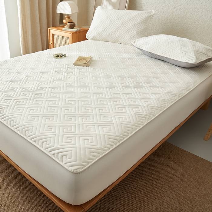 91家纺网 家纺一手货源 找家纺 鑫琪莱家纺 2026新款水洗棉绗绣夹棉床笠 夹棉床笠-米白