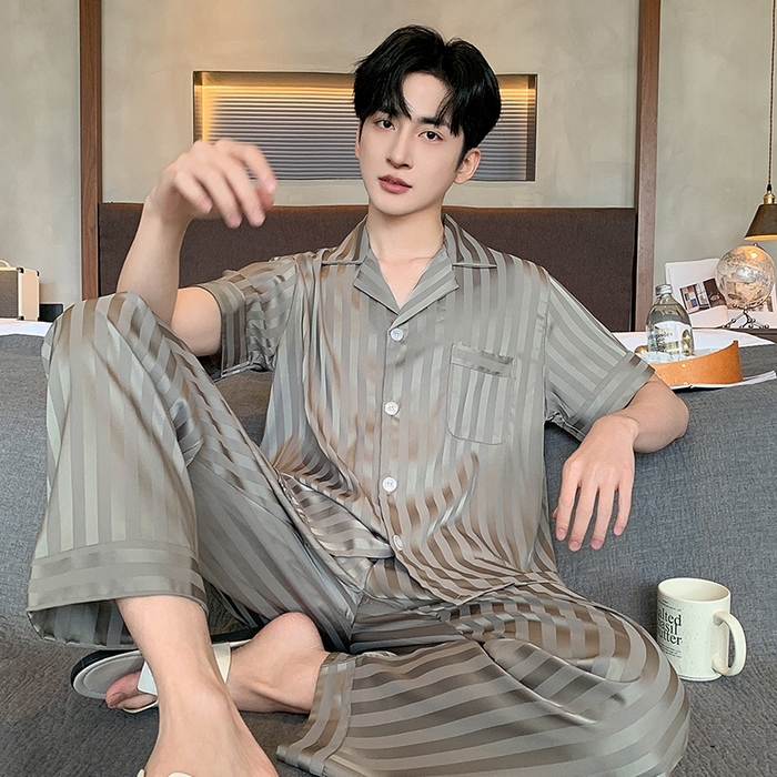 91家纺网 家纺一手货源 找家纺 （总）洛兰沙家居馆【只代发】【只代发】 2025新款男士冰丝高级感睡衣翻领男士宽松款休闲可外出夏季居家