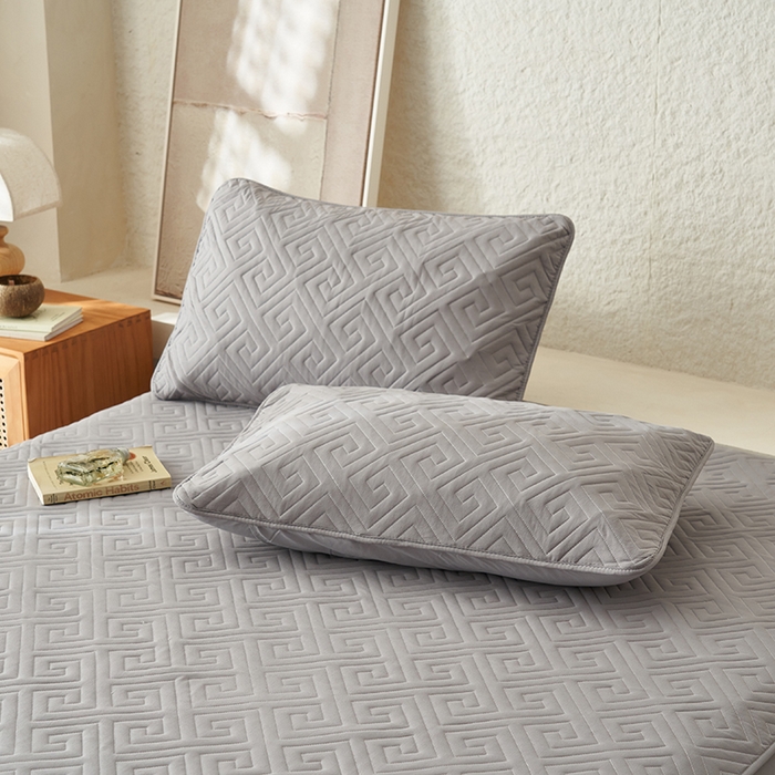 91家纺网 家纺一手货源 找家纺 鑫琪莱家纺 2026新款水洗棉绗绣夹棉床笠 夹棉床笠-浅灰