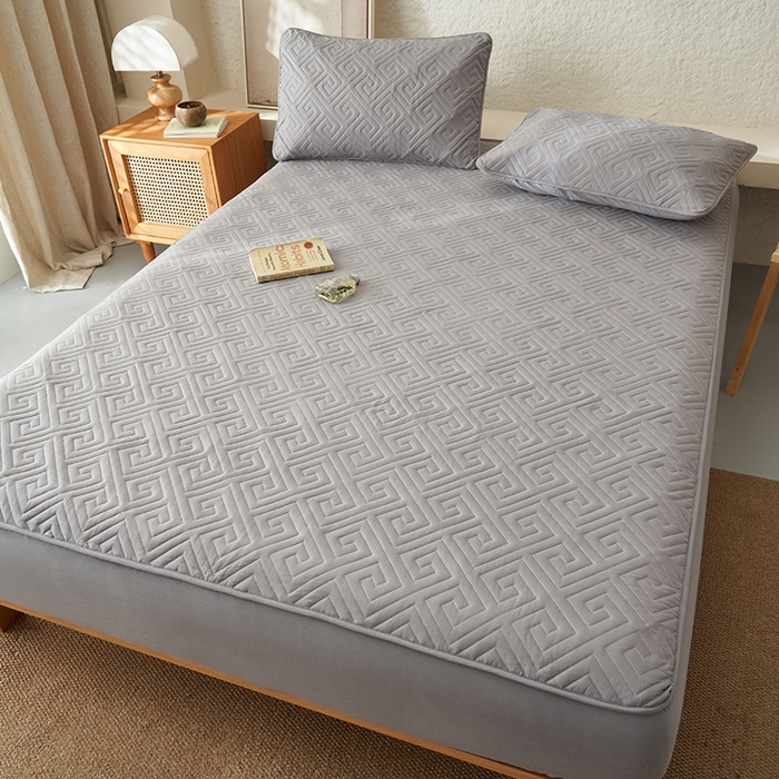 91家纺网 家纺一手货源 找家纺 鑫琪莱家纺 2026新款水洗棉绗绣夹棉床笠 夹棉床笠-浅灰