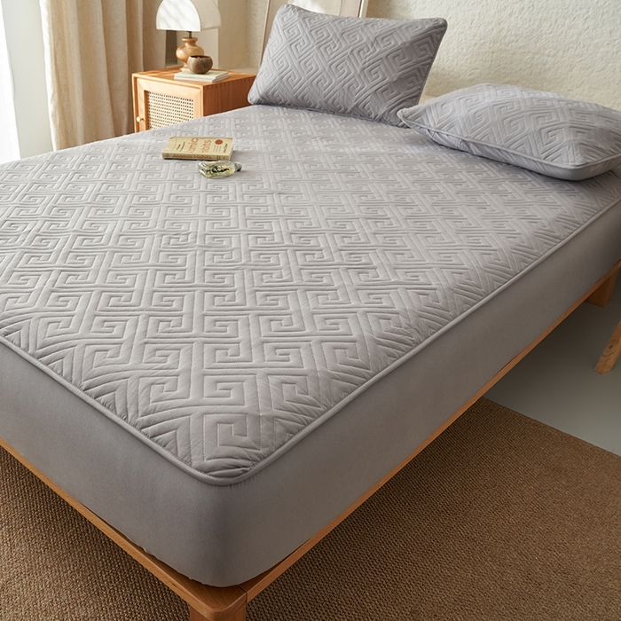 91家纺网 家纺一手货源 找家纺 鑫琪莱家纺 2026新款水洗棉绗绣夹棉床笠 夹棉床笠-浅灰