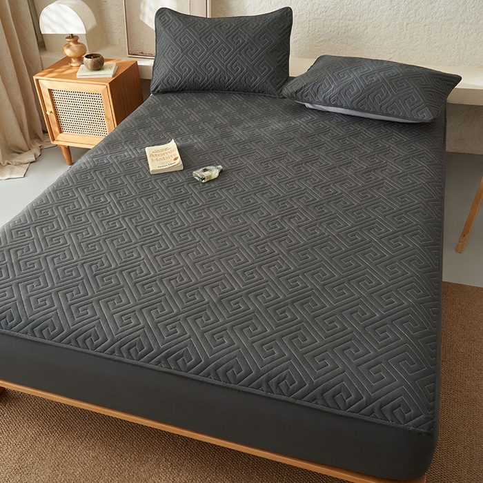 91家纺网 家纺一手货源 找家纺 鑫琪莱家纺 2026新款水洗棉绗绣夹棉床笠 夹棉床笠-深灰