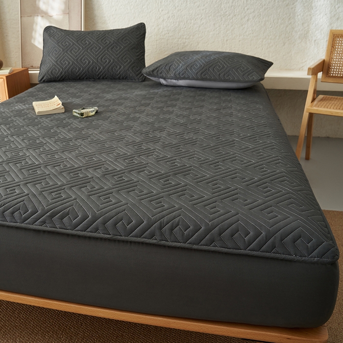 91家纺网 家纺一手货源 找家纺 鑫琪莱家纺 2026新款水洗棉绗绣夹棉床笠 夹棉床笠-深灰