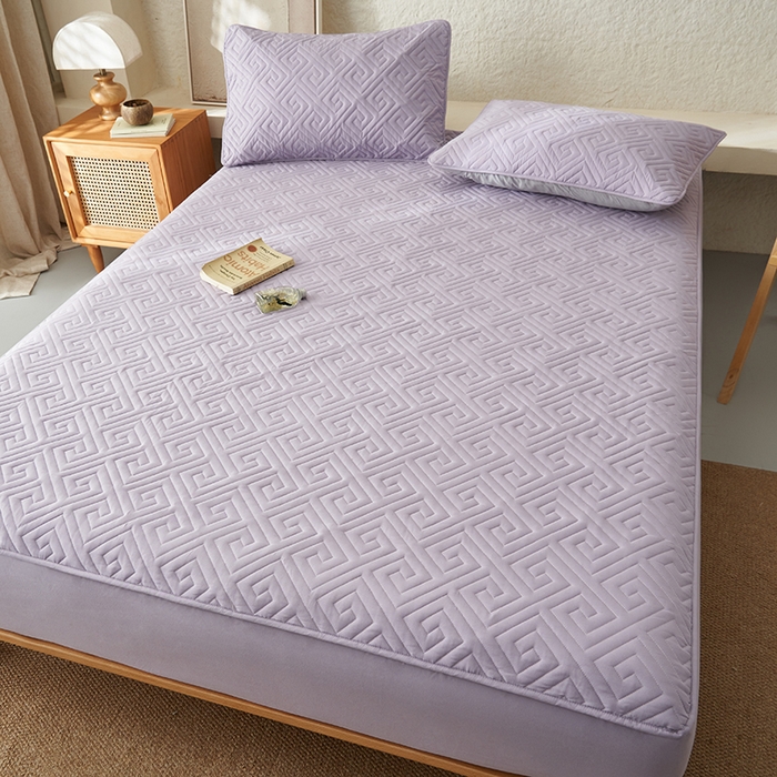 91家纺网 家纺一手货源 找家纺 鑫琪莱家纺 2026新款水洗棉绗绣夹棉床笠 夹棉床笠-烟熏紫