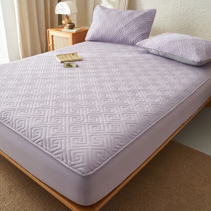 91家纺网 家纺一手货源 找家纺 鑫琪莱家纺 2026新款水洗棉绗绣夹棉床笠 夹棉床笠-烟熏紫