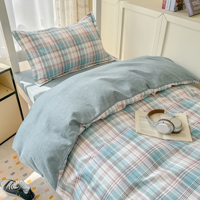 91家纺网 家纺一手货源 找家纺 鑫宇 2025新款磨毛130g加厚学生宿舍三件套床单床笠款学生上下铺六件套 彩绘格