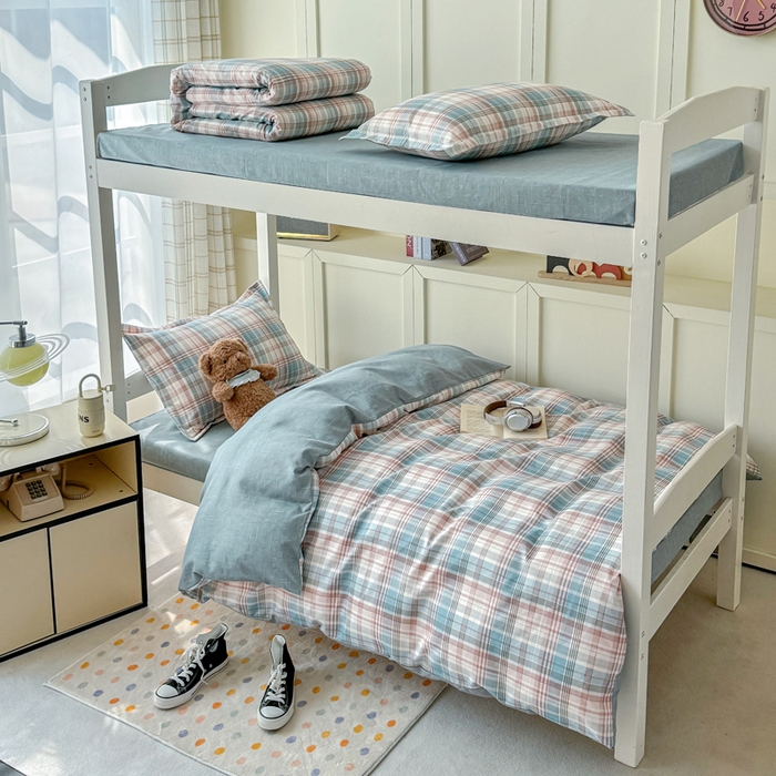 91家纺网 家纺一手货源 找家纺 鑫宇 2025新款磨毛130g加厚学生宿舍三件套床单床笠款学生上下铺六件套 彩绘格