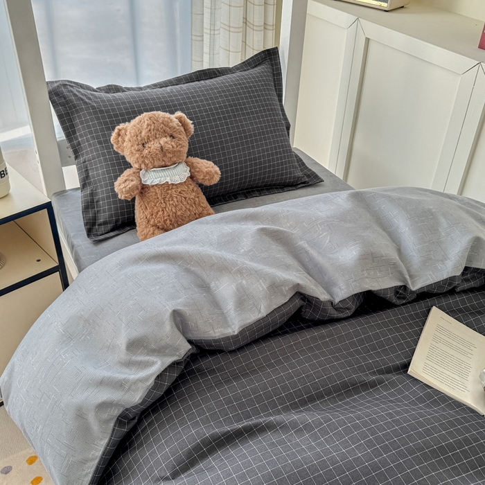 91家纺网 家纺一手货源 找家纺 鑫宇 2025新款磨毛130g加厚学生宿舍三件套床单床笠款学生上下铺六件套 轨迹