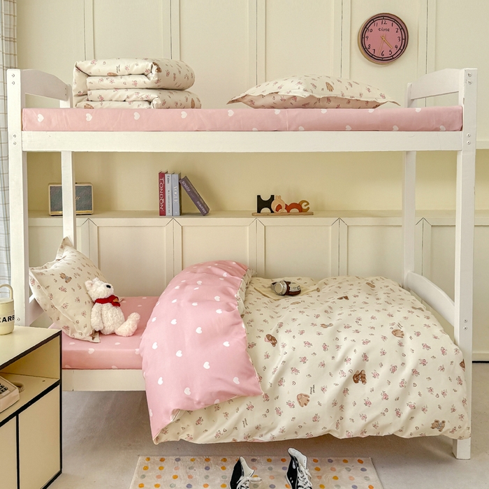 91家纺网 家纺一手货源 找家纺 鑫宇 2025新款磨毛130g加厚学生宿舍三件套床单床笠款学生上下铺六件套 花园熊宝