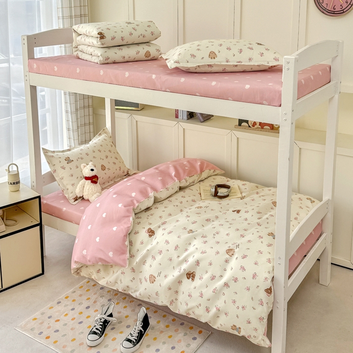 91家纺网 家纺一手货源 找家纺 鑫宇 2025新款磨毛130g加厚学生宿舍三件套床单床笠款学生上下铺六件套 花园熊宝