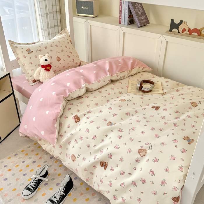 91家纺网 家纺一手货源 找家纺 鑫宇 2025新款磨毛130g加厚学生宿舍三件套床单床笠款学生上下铺六件套 花园熊宝