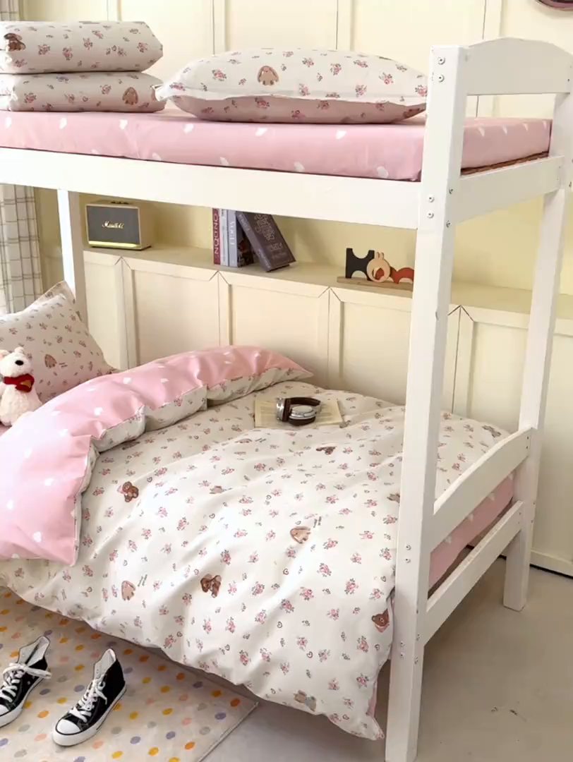 91家纺网 家纺一手货源 找家纺 鑫宇 2025新款磨毛130g加厚学生宿舍三件套床单床笠款学生上下铺六件套 花园熊宝