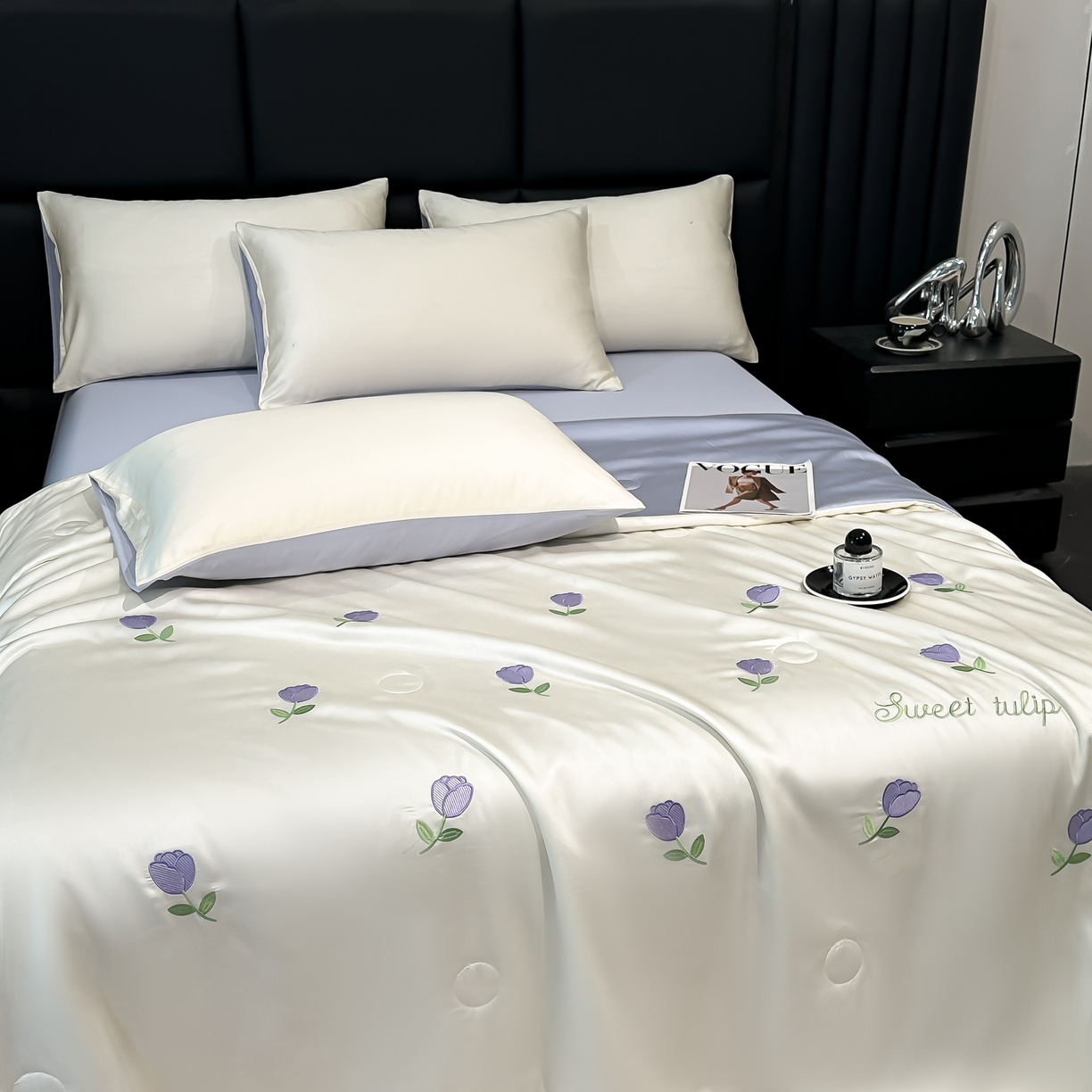 91家纺网 家纺一手货源 找家纺 利欧 2025新款水洗天丝满绣刺绣床单床笠款夏被四件套 郁金香-奶白紫