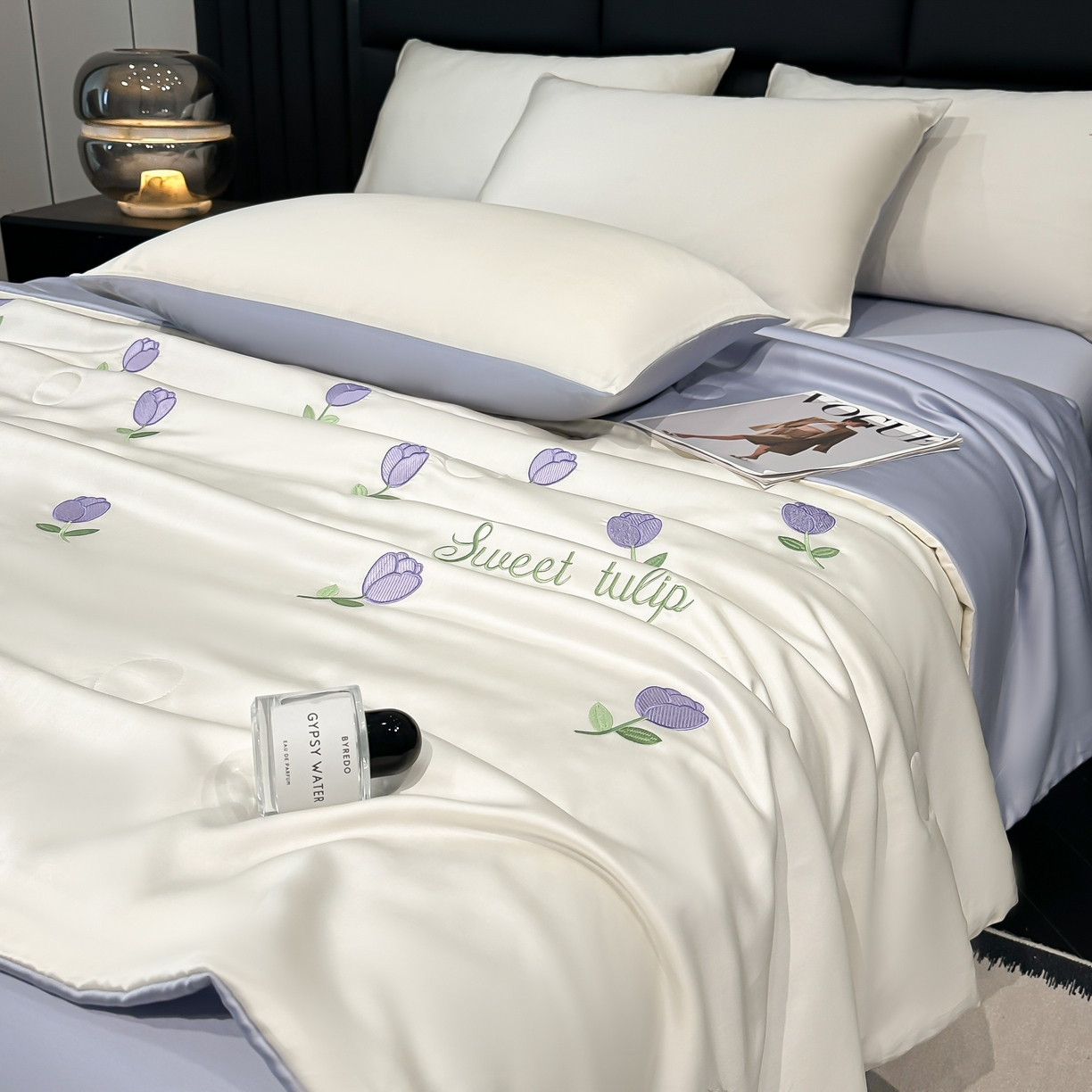 91家纺网 家纺一手货源 找家纺 利欧 2025新款水洗天丝满绣刺绣床单床笠款夏被四件套 郁金香-奶白紫