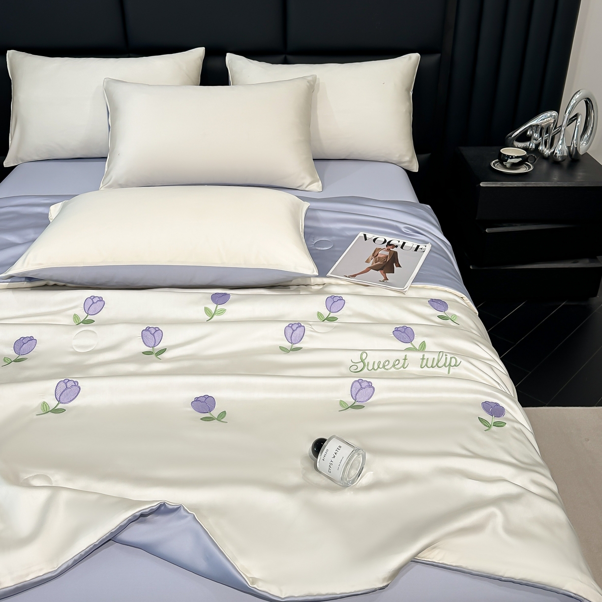 91家纺网 家纺一手货源 找家纺 利欧 2025新款水洗天丝满绣刺绣床单床笠款夏被四件套 郁金香-奶白紫