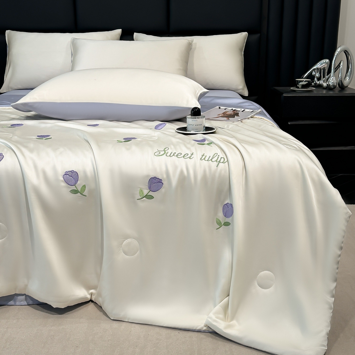 91家纺网 家纺一手货源 找家纺 利欧 2025新款水洗天丝满绣刺绣床单床笠款夏被四件套 郁金香-奶白紫