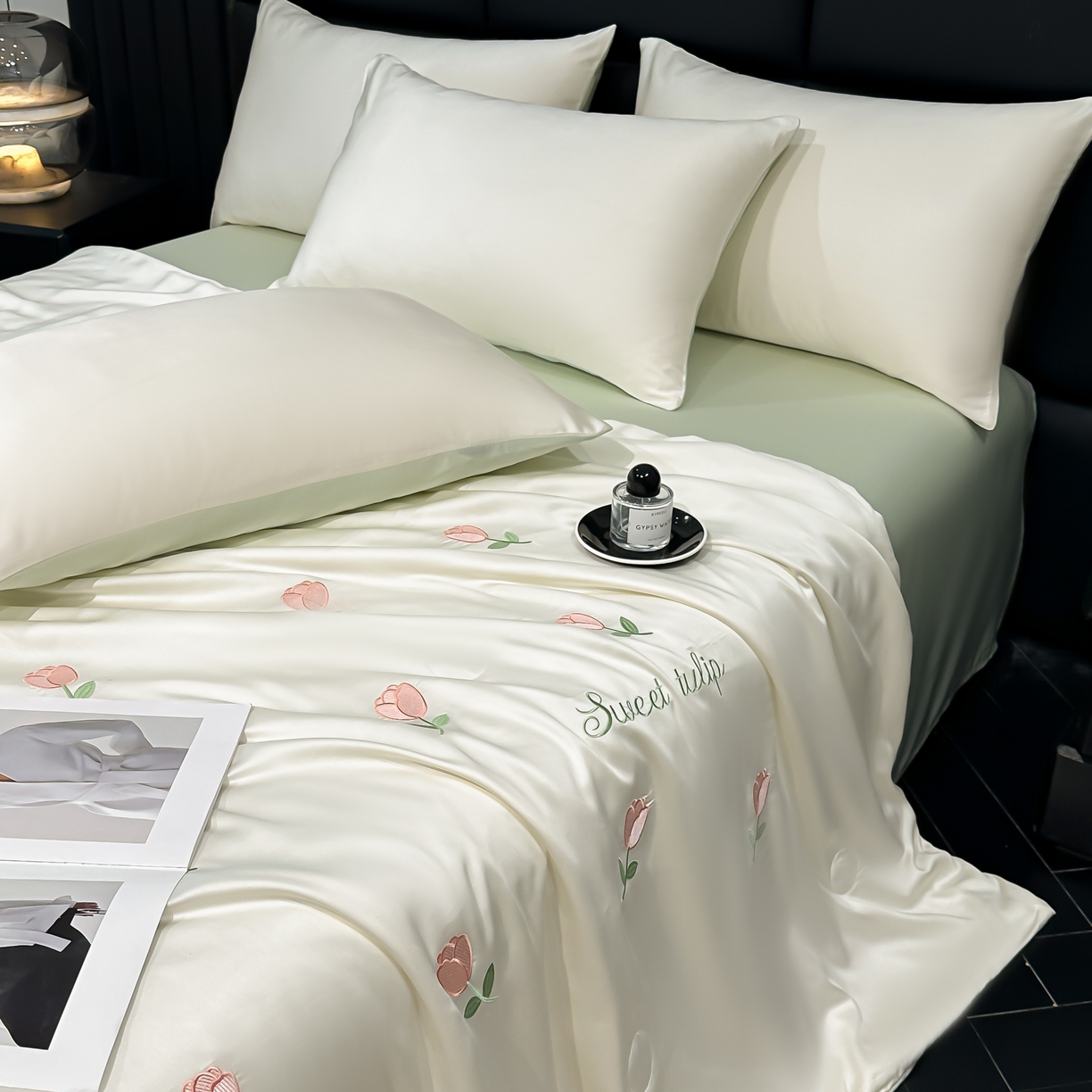 91家纺网 家纺一手货源 找家纺 利欧 2025新款水洗天丝满绣刺绣床单床笠款夏被四件套 郁金香-奶白绿