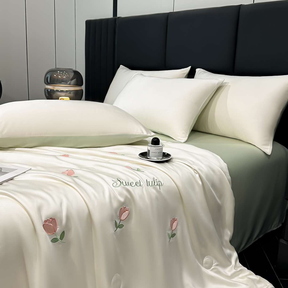 91家纺网 家纺一手货源 找家纺 利欧 2025新款水洗天丝满绣刺绣床单床笠款夏被四件套 郁金香-奶白绿