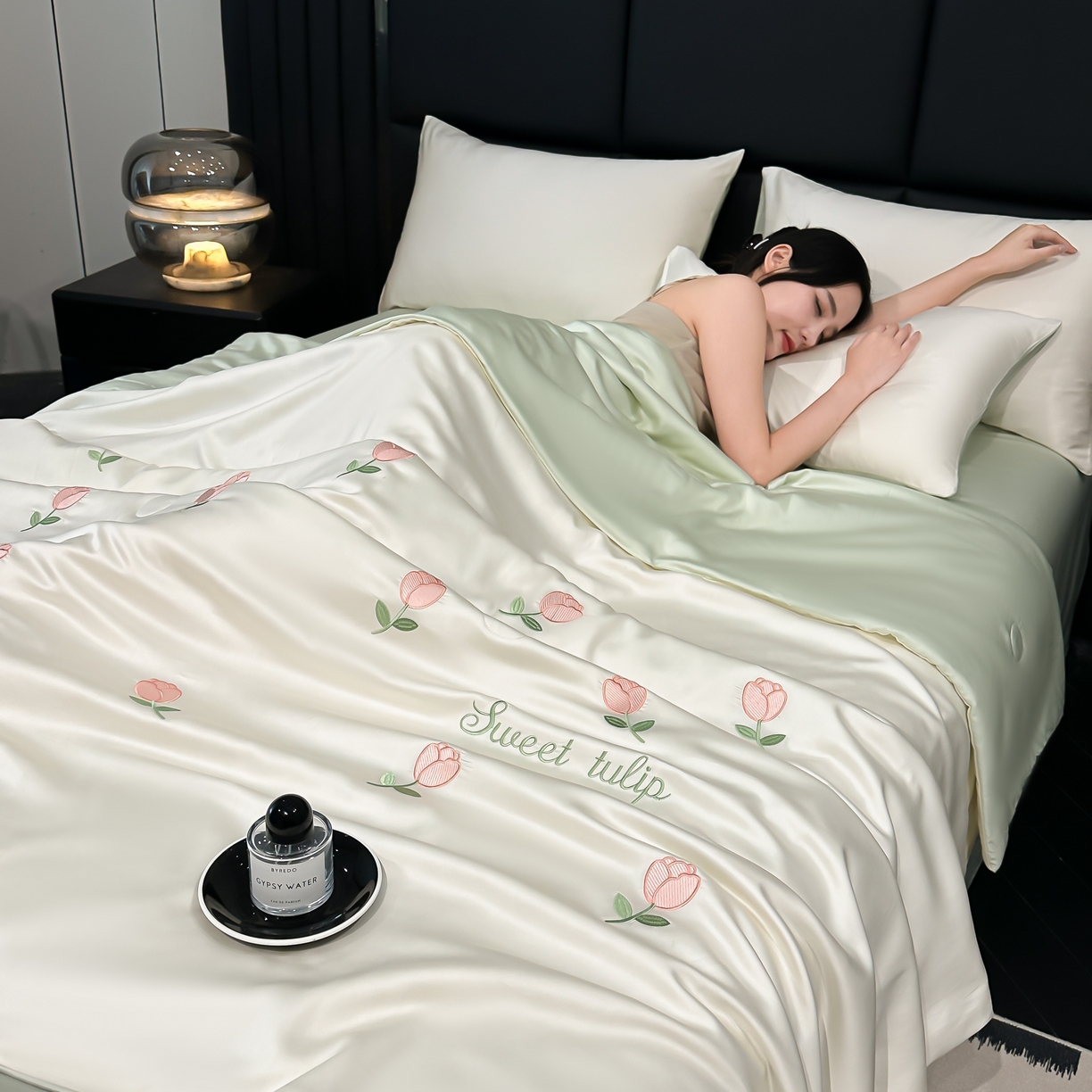 91家纺网 家纺一手货源 找家纺 利欧 2025新款水洗天丝满绣刺绣床单床笠款夏被四件套 郁金香-奶白绿