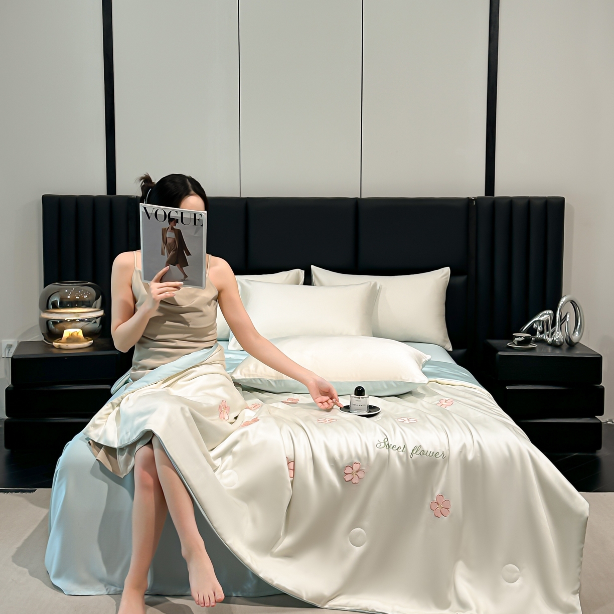 91家纺网 家纺一手货源 找家纺 利欧 2025新款水洗天丝满绣刺绣床单床笠款夏被四件套 太阳花-奶白蓝