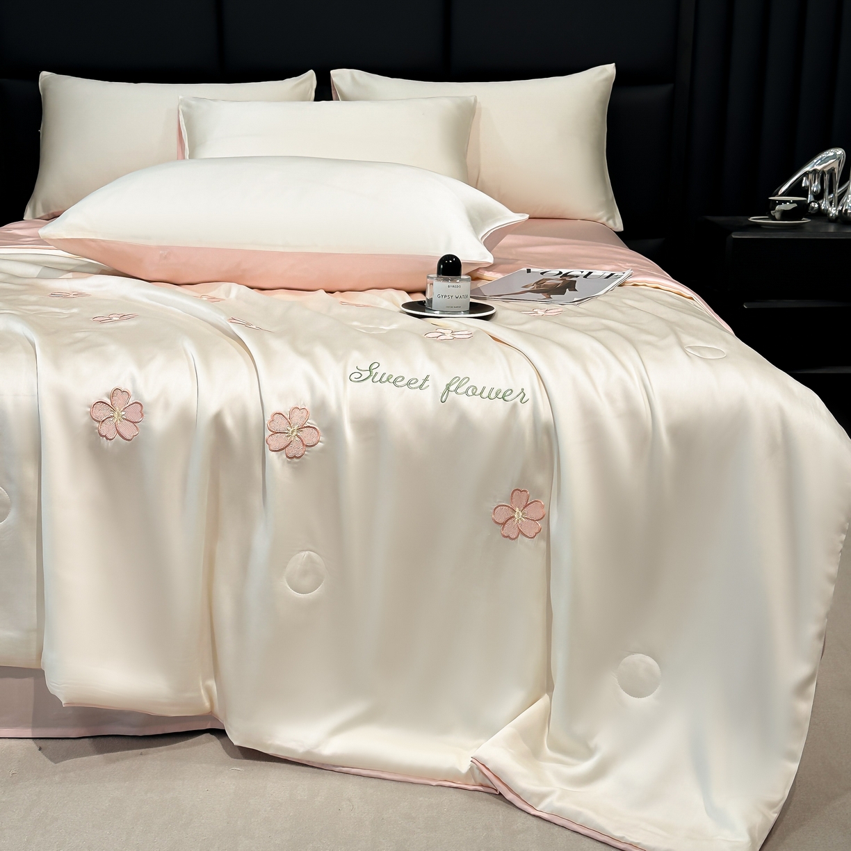 91家纺网 家纺一手货源 找家纺 利欧 2025新款水洗天丝满绣刺绣床单床笠款夏被四件套 太阳花-奶白粉