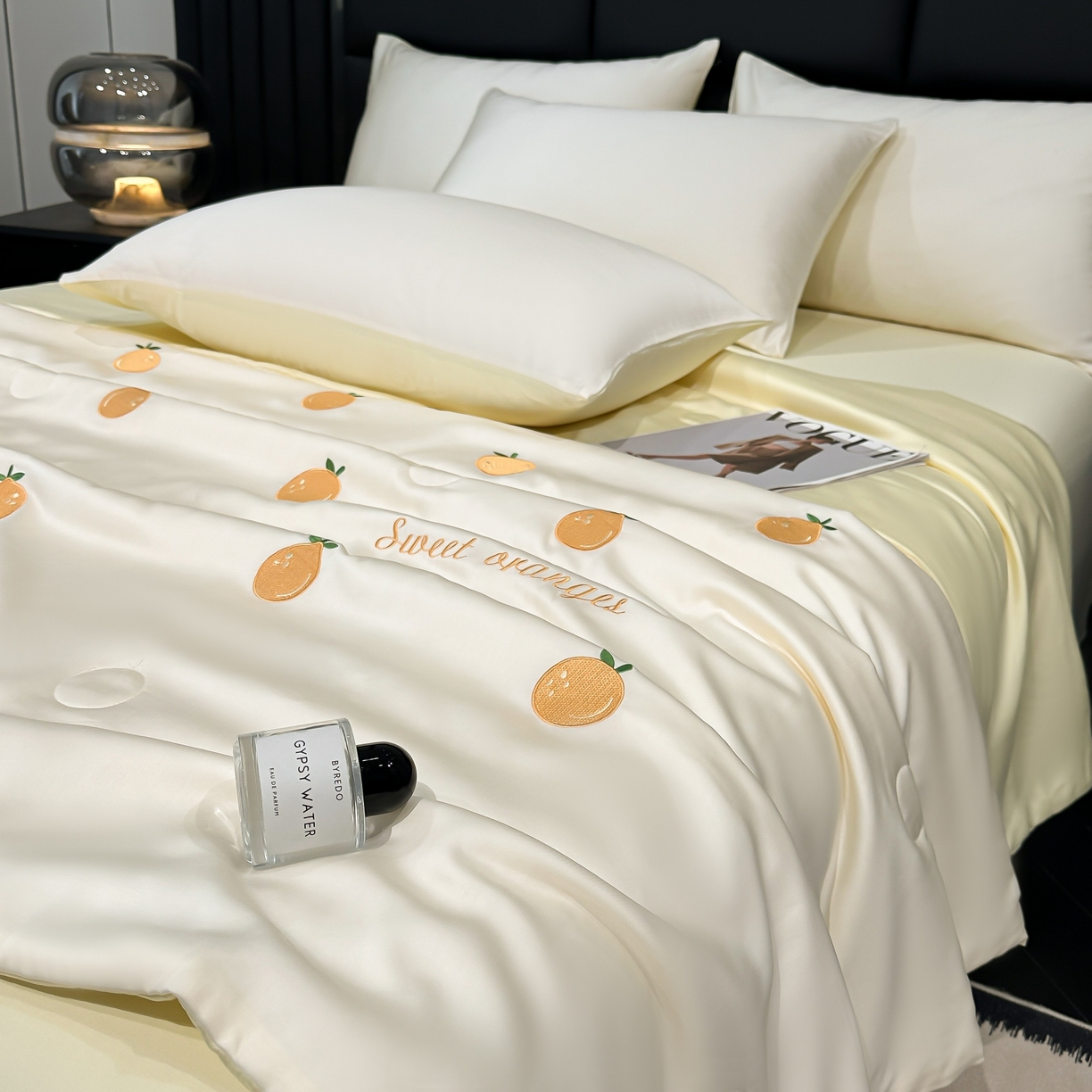 91家纺网 家纺一手货源 找家纺 利欧 2025新款水洗天丝满绣刺绣床单床笠款夏被四件套 砂糖橘-奶白黄