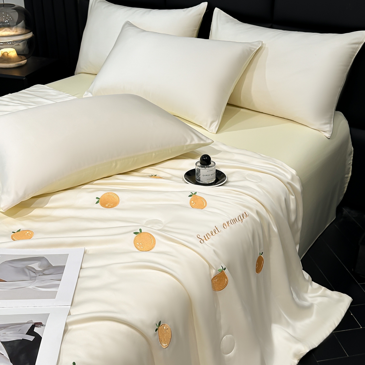 91家纺网 家纺一手货源 找家纺 利欧 2025新款水洗天丝满绣刺绣床单床笠款夏被四件套 砂糖橘-奶白黄