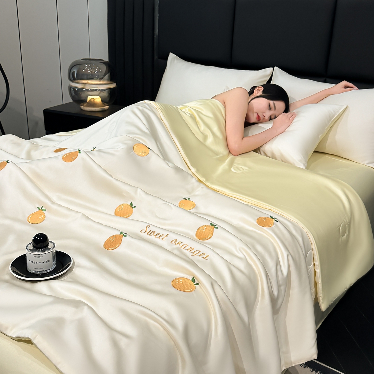 91家纺网 家纺一手货源 找家纺 利欧 2025新款水洗天丝满绣刺绣床单床笠款夏被四件套 砂糖橘-奶白黄