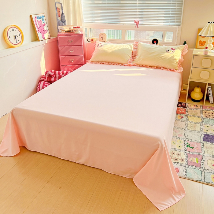 91家纺网 家纺一手货源 找家纺 雨菲家纺 2025新款水洗棉毛巾绣萌趣花边四件套--爱心猫蝴蝶结樱桃 爱心猫  奶黄粉