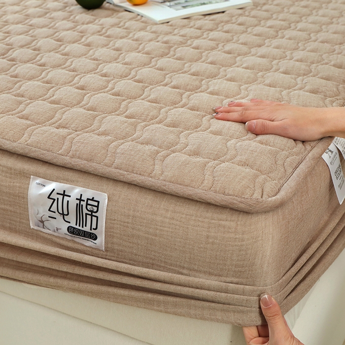 91家纺网 家纺一手货源 找家纺 豪选家纺 2025新款A类抗菌高支高密纯棉色织正宗双层纱夹棉床笠 慕斯咖